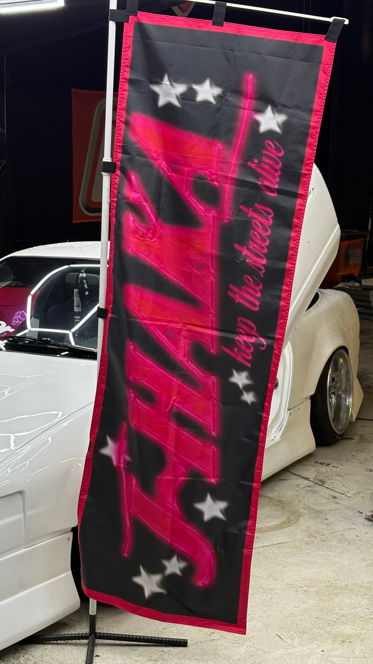 J-HAKA "NOBORI FLAG" musta/pinkki
